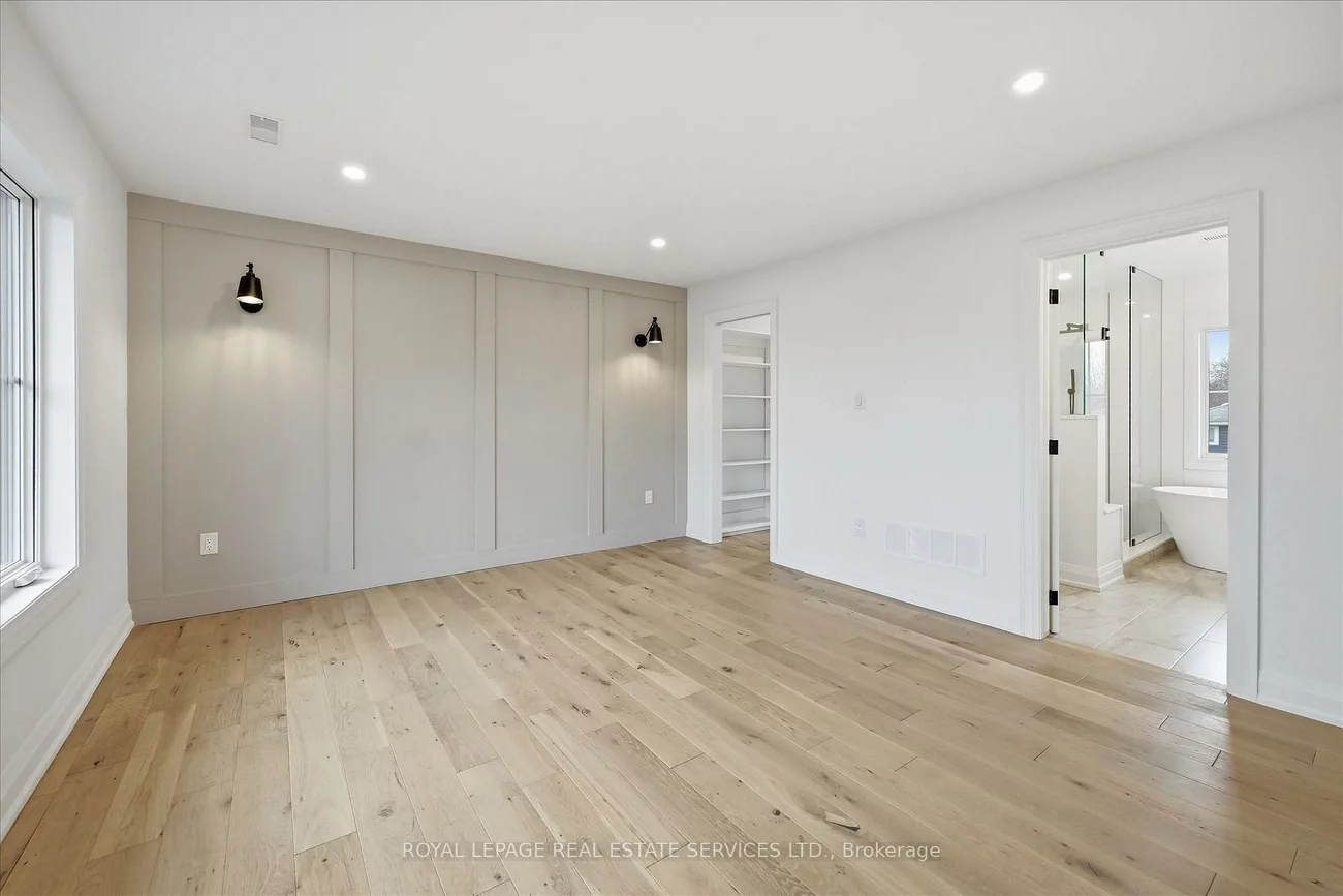 2212, Urwin, 1020 - WO West, Oakville