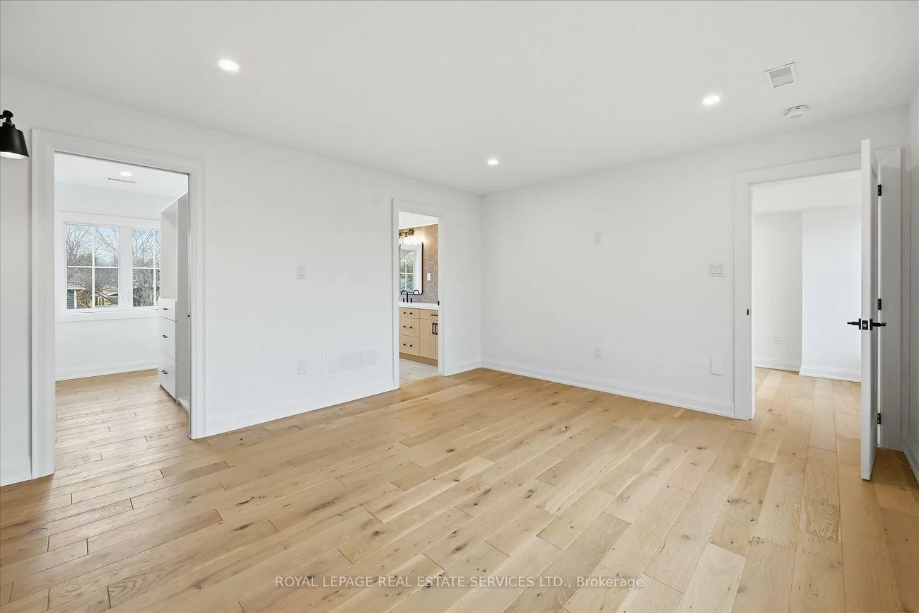2212, Urwin, 1020 - WO West, Oakville