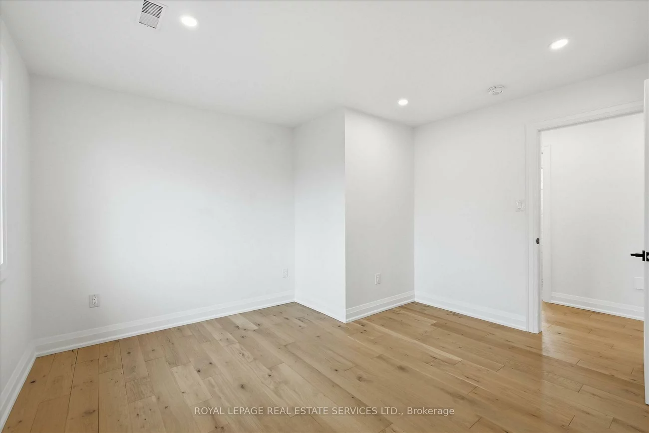 2212, Urwin, 1020 - WO West, Oakville