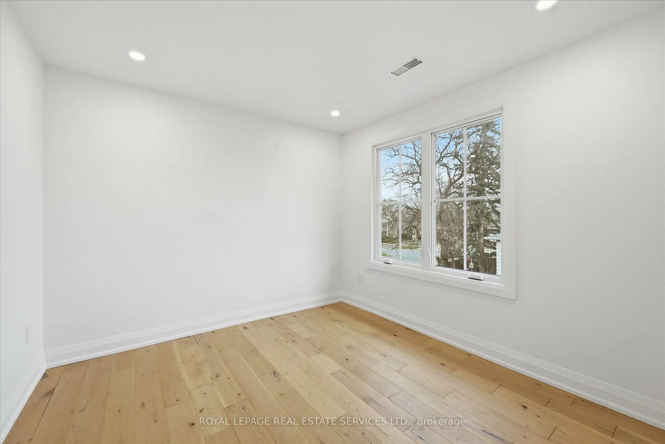 2212, Urwin, 1020 - WO West, Oakville