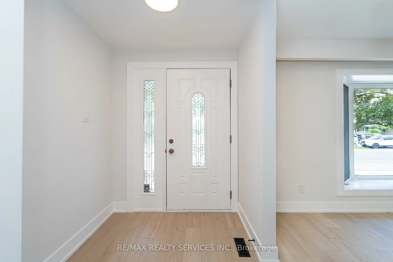 2296, Devon, 1006 - FD Ford, Oakville