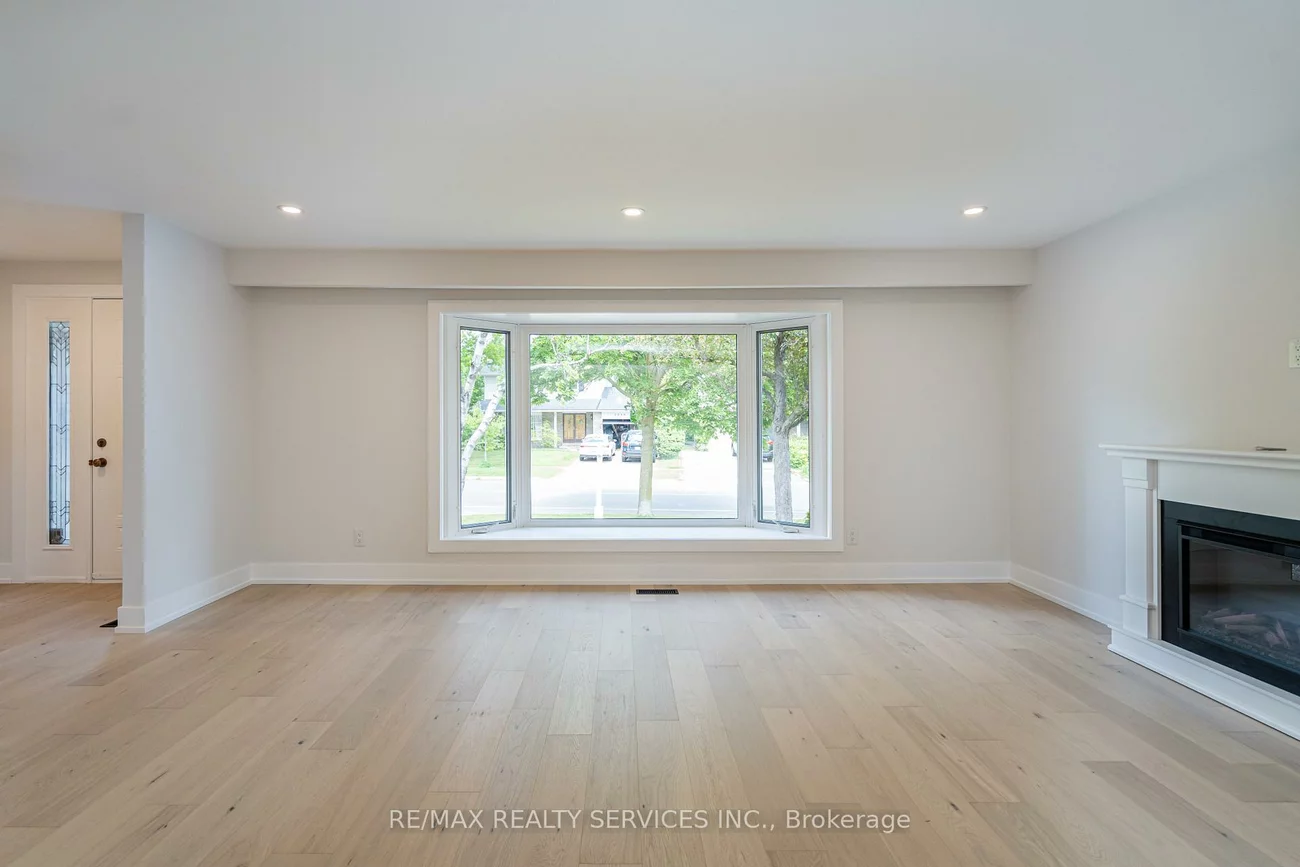 2296, Devon, 1006 - FD Ford, Oakville