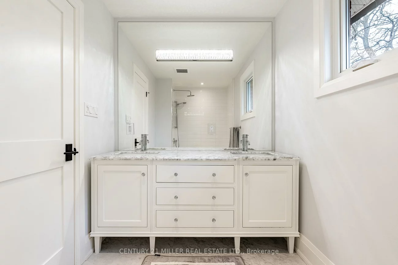 511, Coleen, 1011 - MO Morrison, Oakville