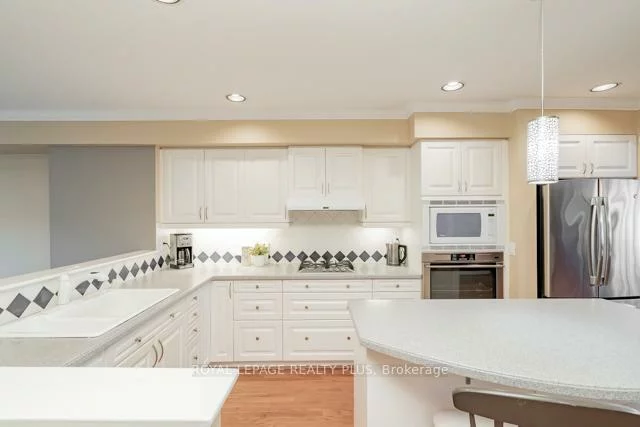 83, Kerr, 1002 - CO Central, Oakville