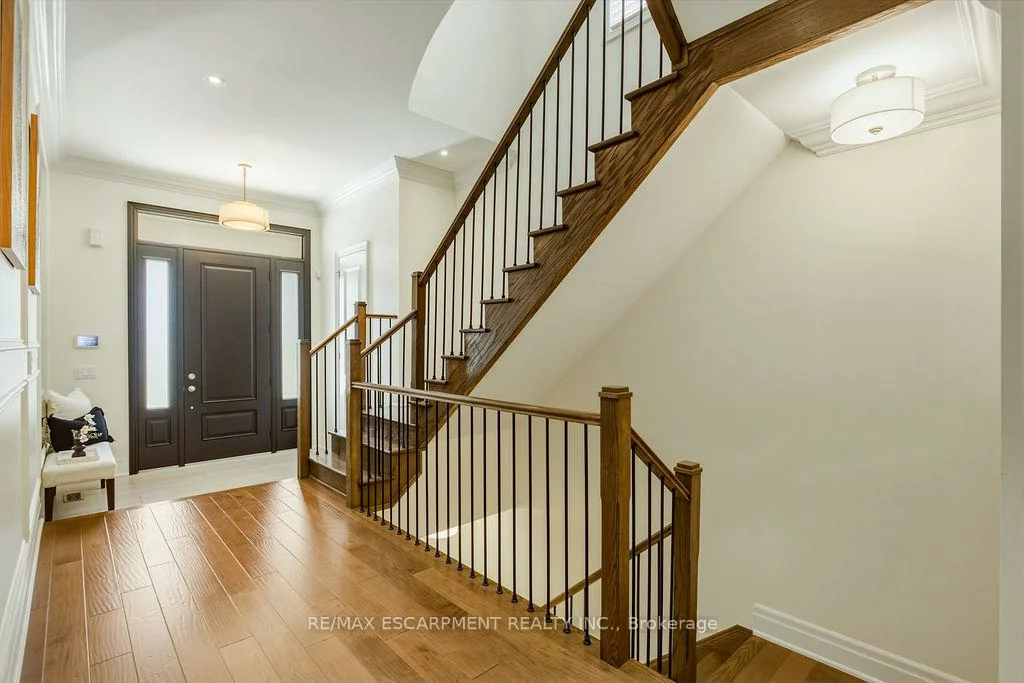 343, Tudor, 1020 - WO West, Oakville