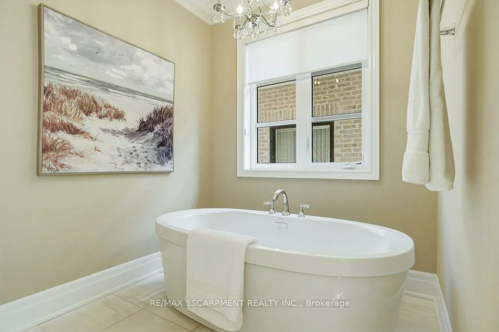 343, Tudor, 1020 - WO West, Oakville