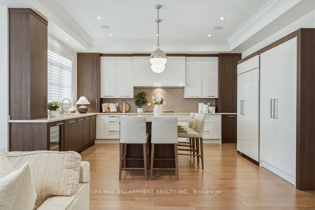 343, Tudor, 1020 - WO West, Oakville