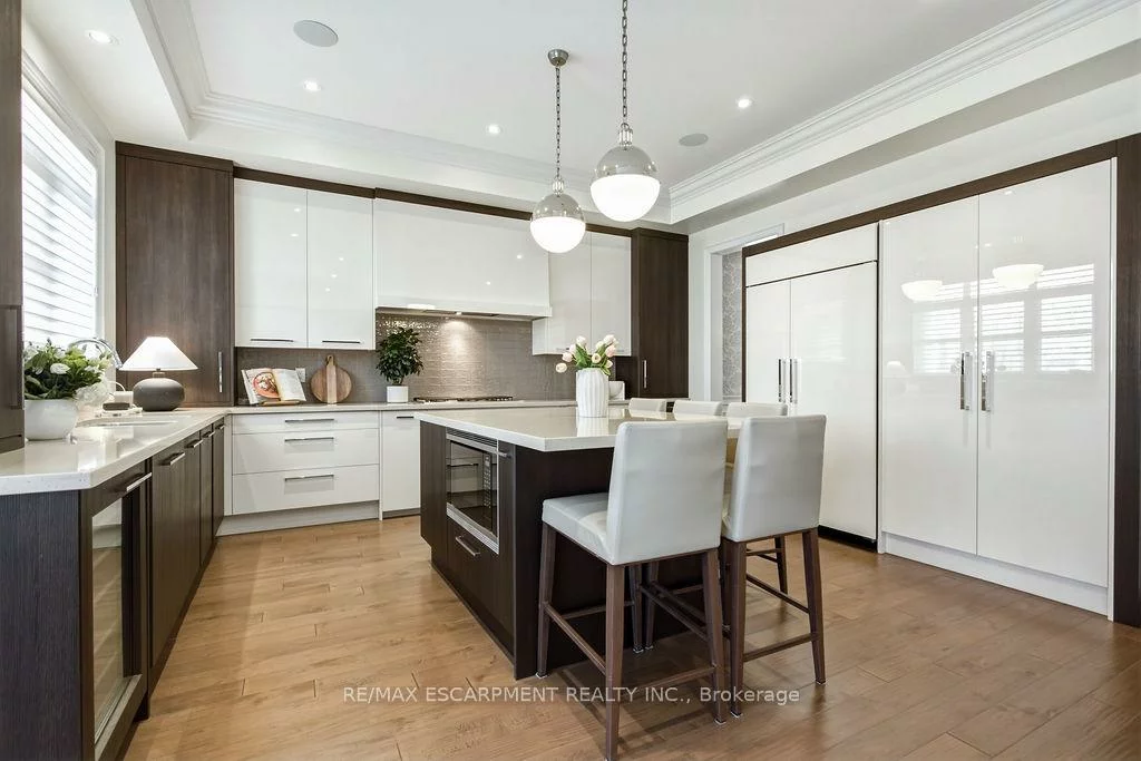 343, Tudor, 1020 - WO West, Oakville