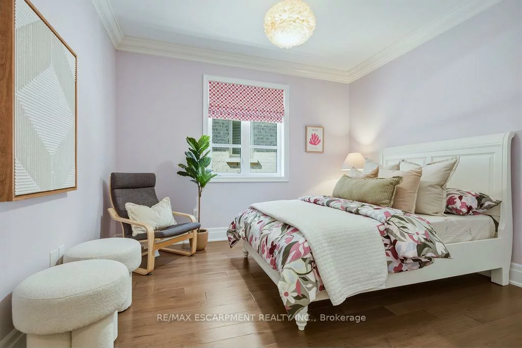 343, Tudor, 1020 - WO West, Oakville