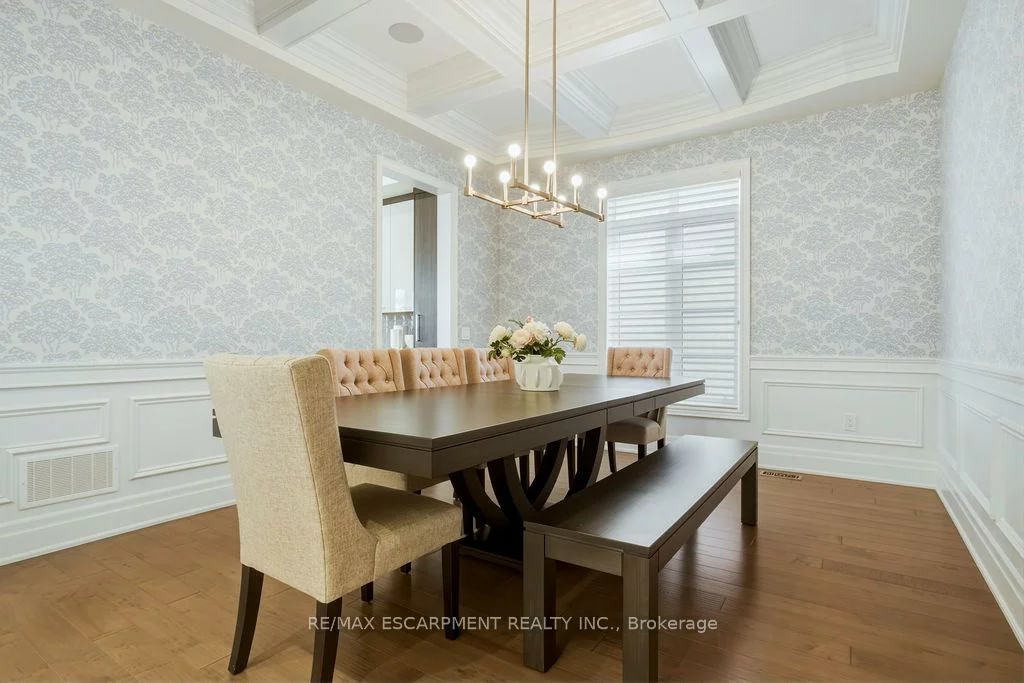 343, Tudor, 1020 - WO West, Oakville