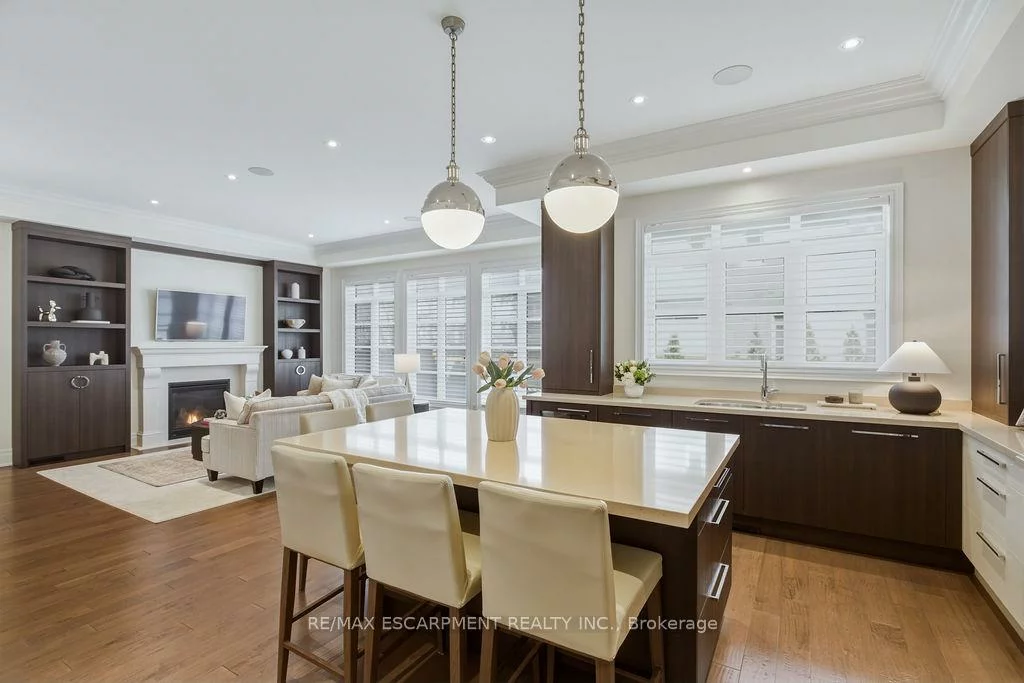 343, Tudor, 1020 - WO West, Oakville