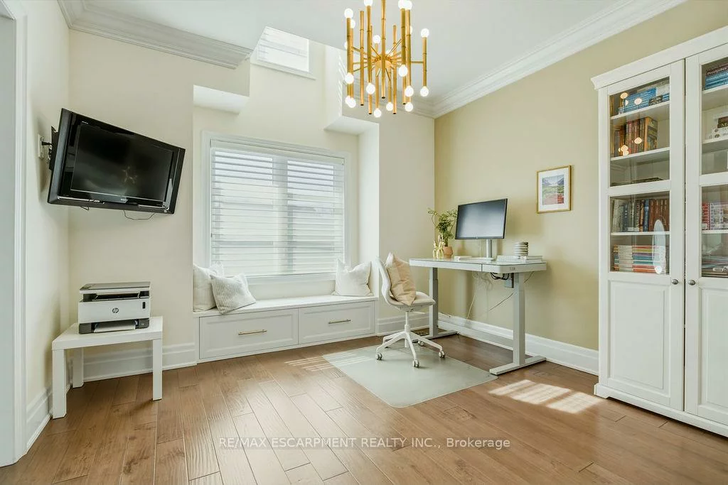 343, Tudor, 1020 - WO West, Oakville
