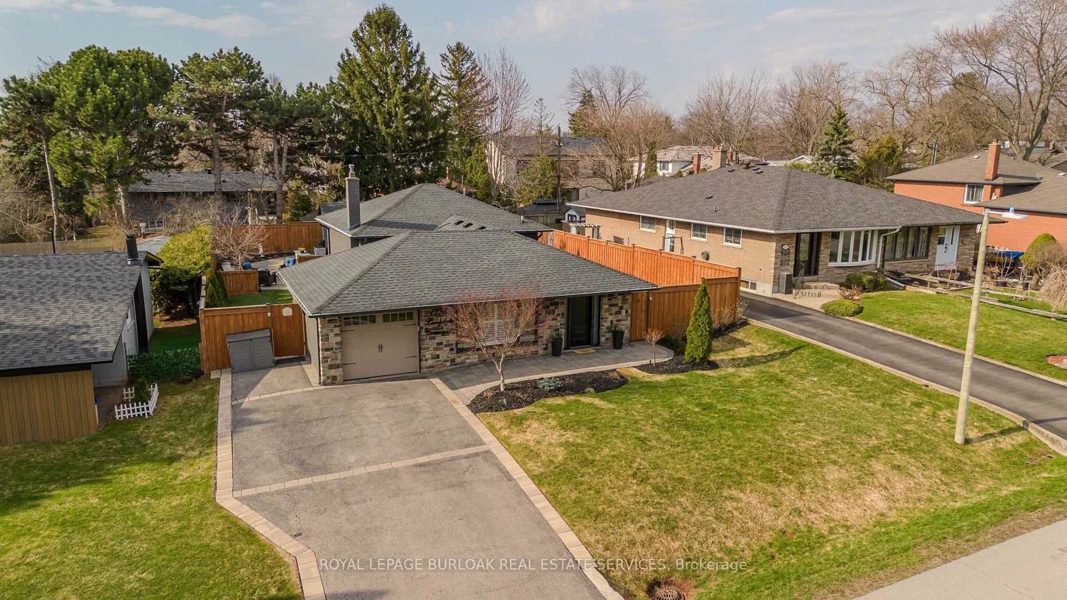 1375, Langdale, 1005 - FA Falgarwood, Oakville