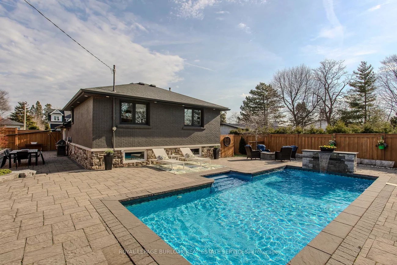 1375, Langdale, 1005 - FA Falgarwood, Oakville