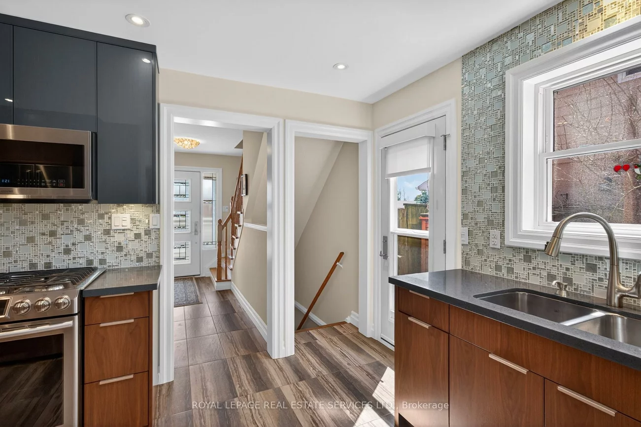 141, Oakdale, 1003 - CP College Park, Oakville