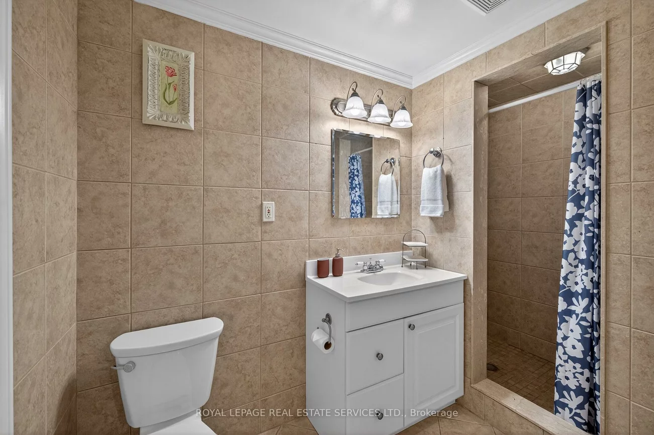 141, Oakdale, 1003 - CP College Park, Oakville