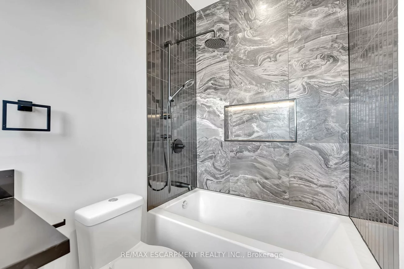 383, Wadsworth, 1020 - WO West, Oakville