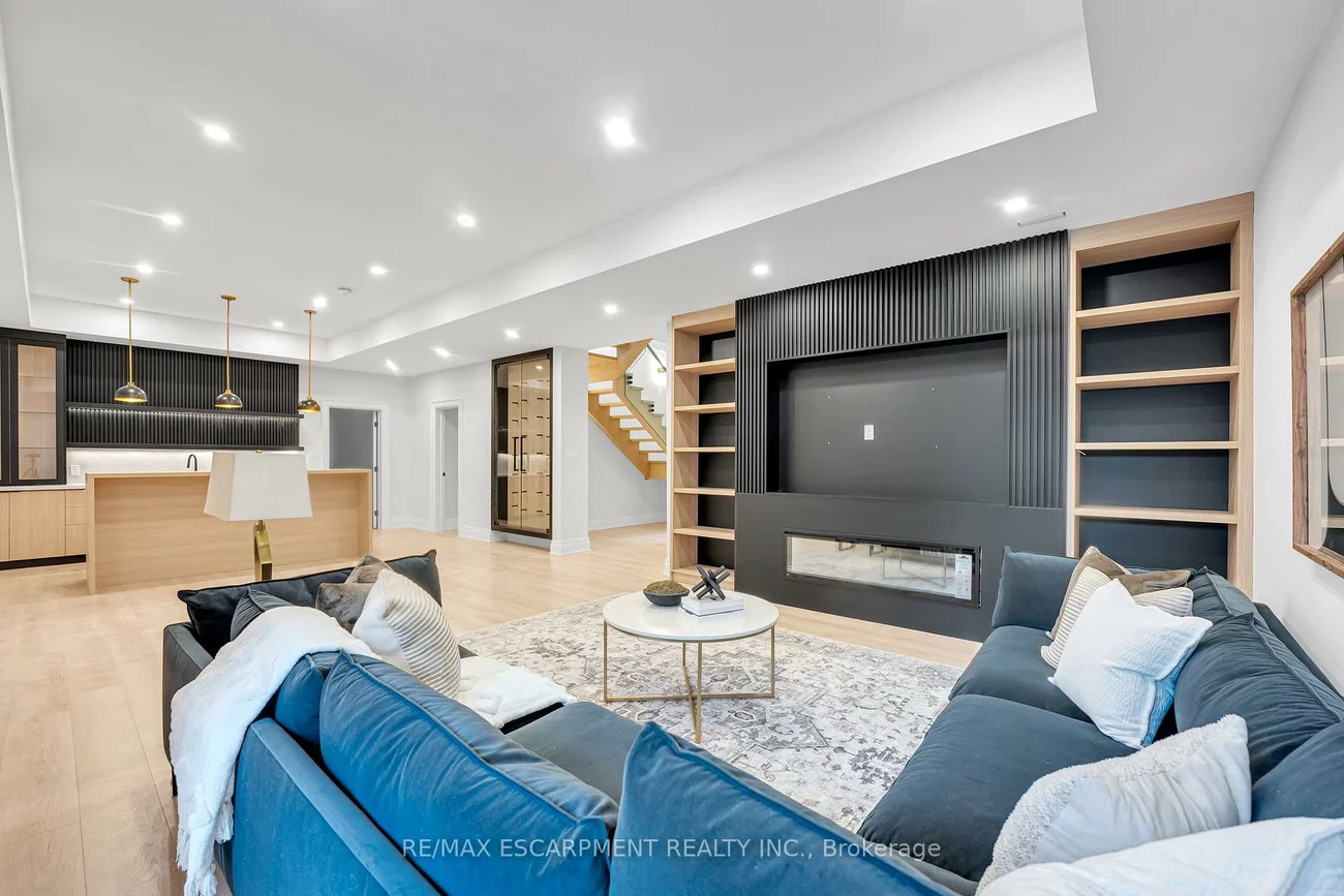 383, Wadsworth, 1020 - WO West, Oakville