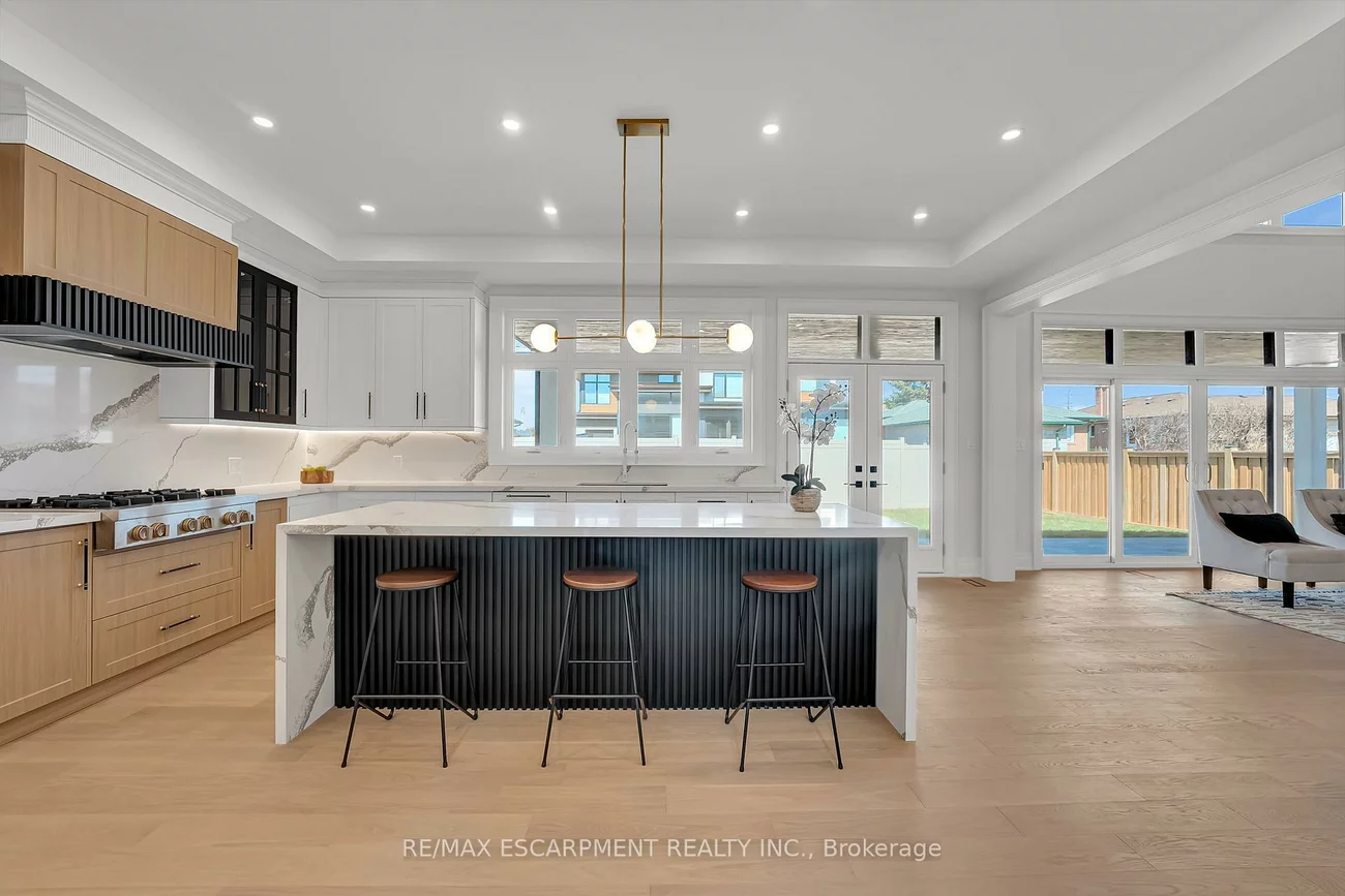 383, Wadsworth, 1020 - WO West, Oakville