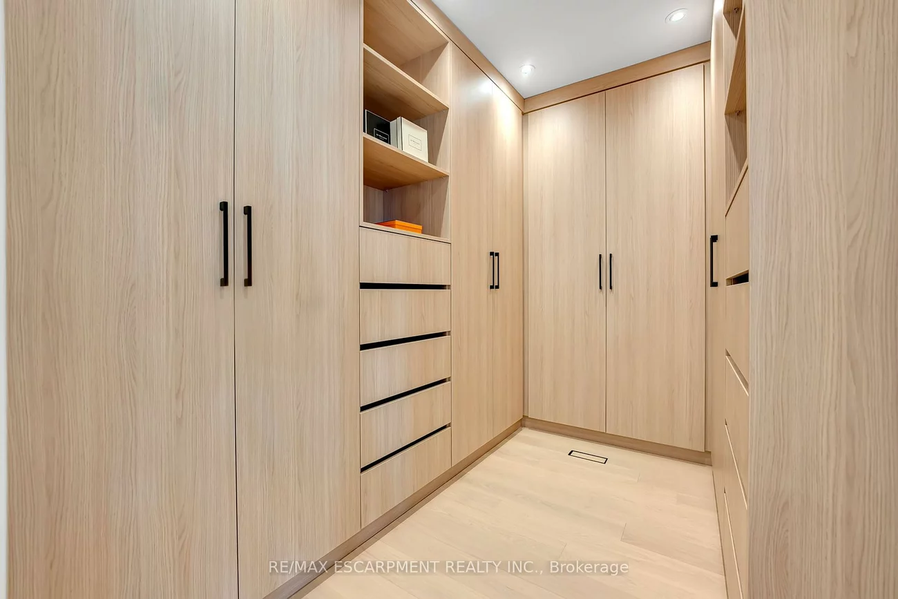 383, Wadsworth, 1020 - WO West, Oakville