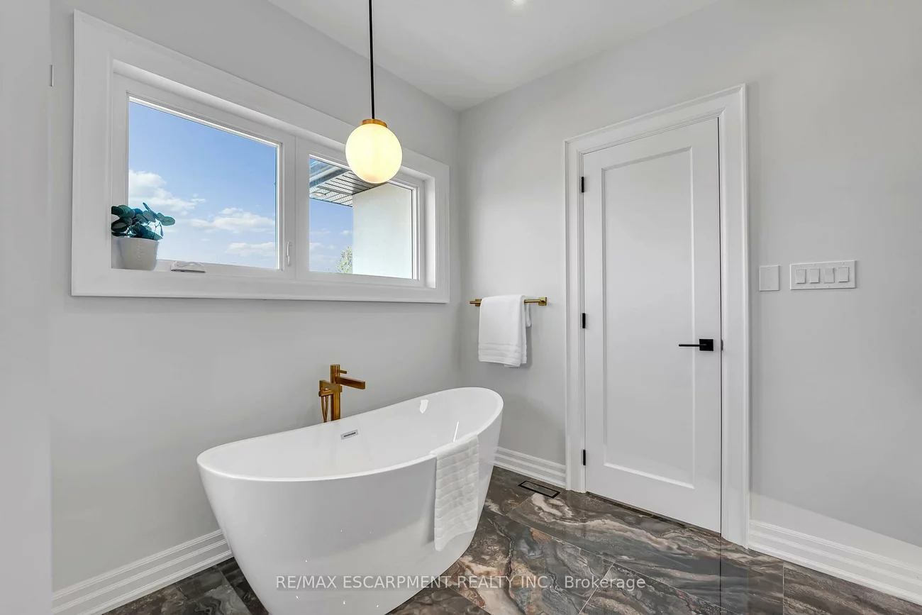 383, Wadsworth, 1020 - WO West, Oakville