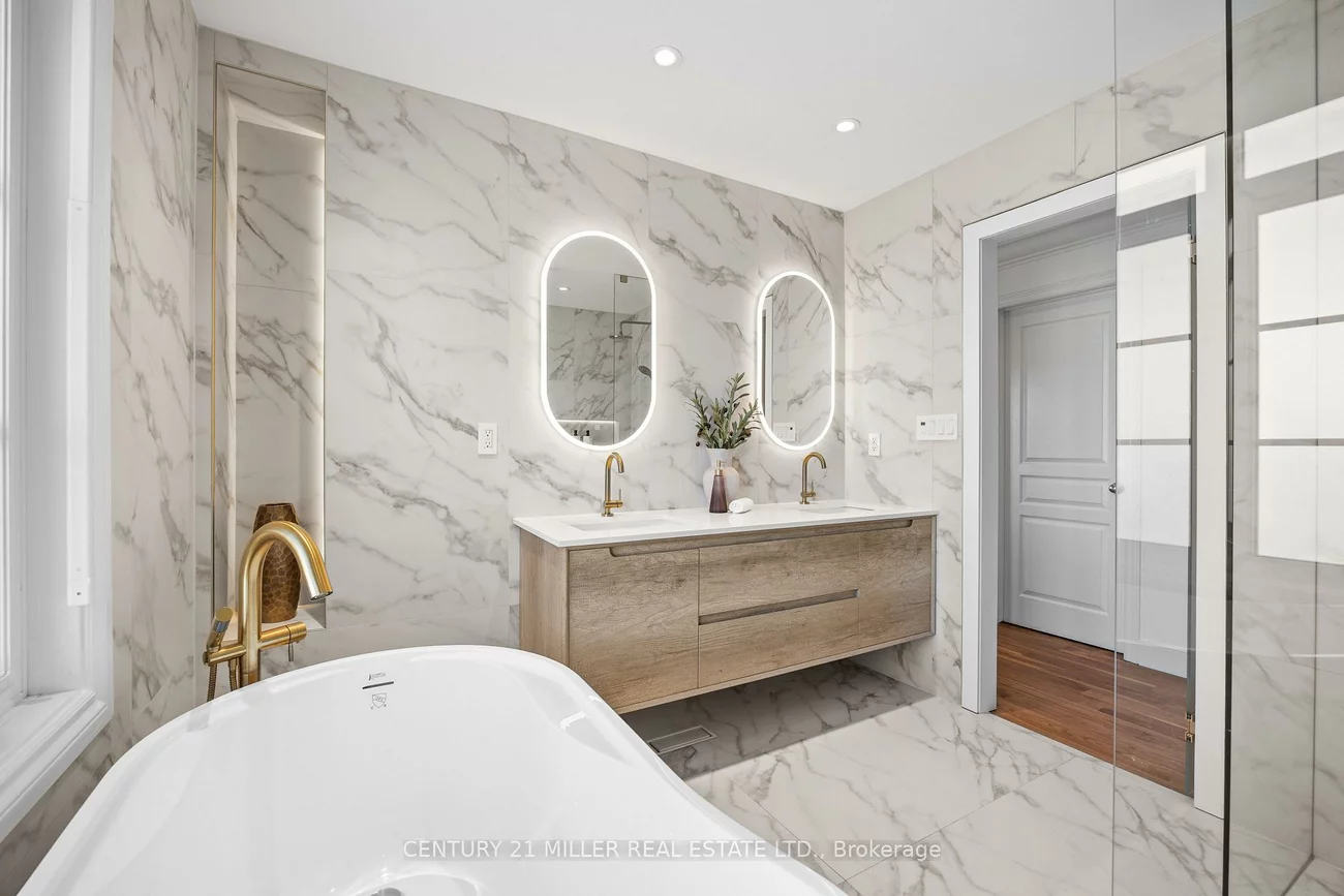 2252, Dewsbury, 1000 - BC Bronte Creek, Oakville