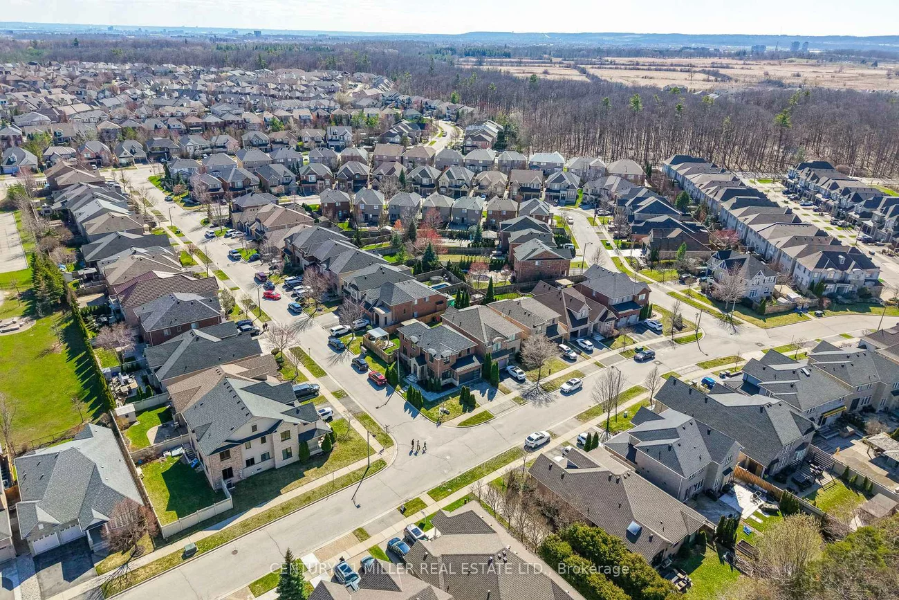 2252, Dewsbury, 1000 - BC Bronte Creek, Oakville