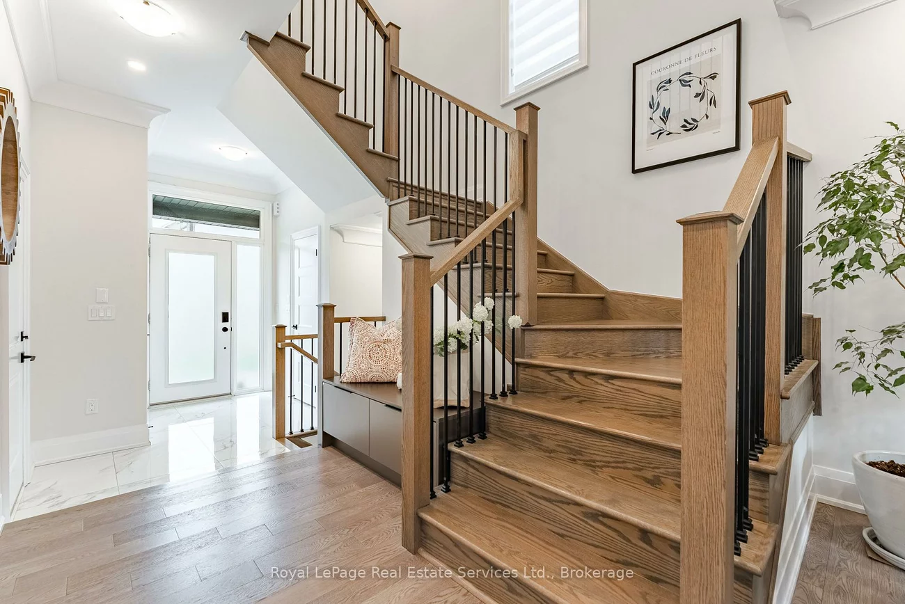 3395, Post, 1008 - GO Glenorchy, Oakville