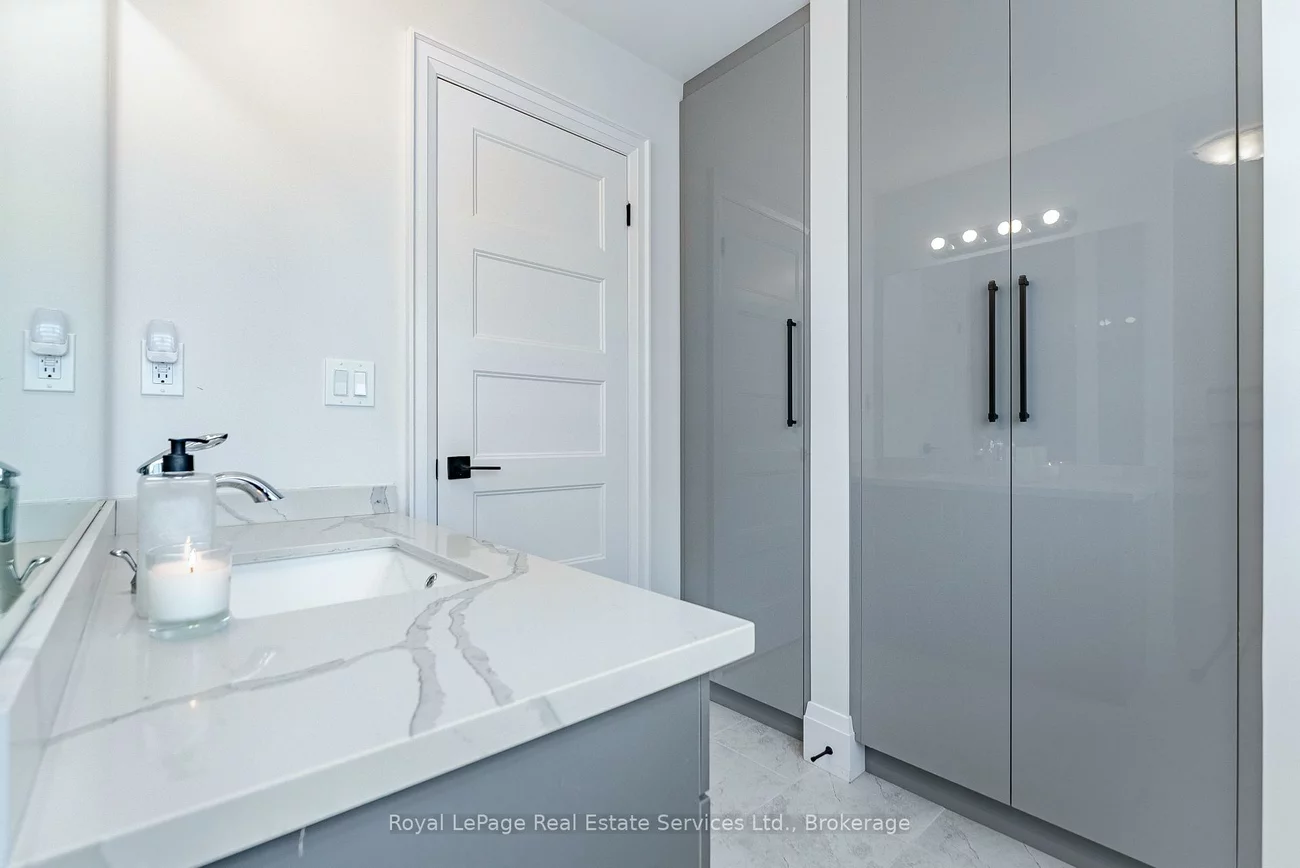 3395, Post, 1008 - GO Glenorchy, Oakville