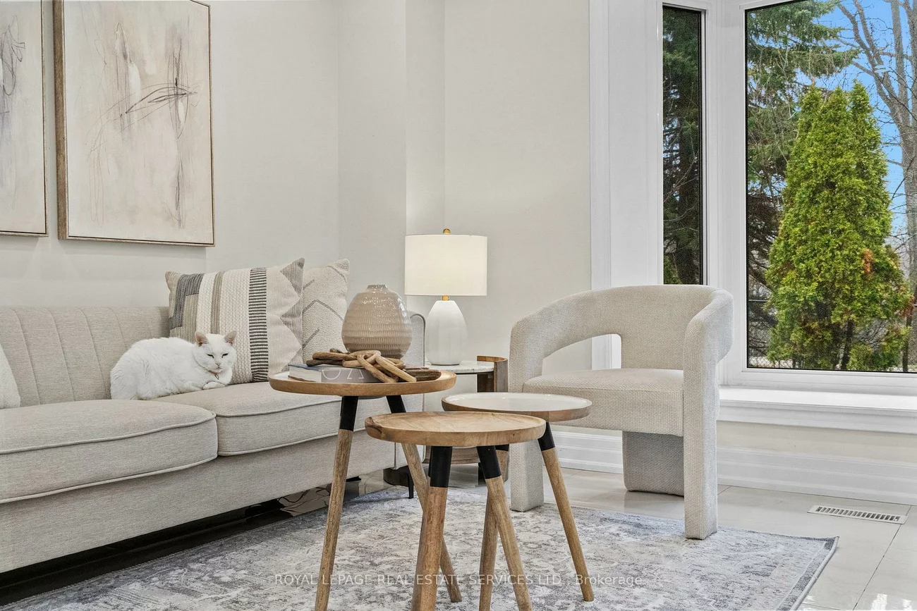 1176, Jamesway, 1005 - FA Falgarwood, Oakville