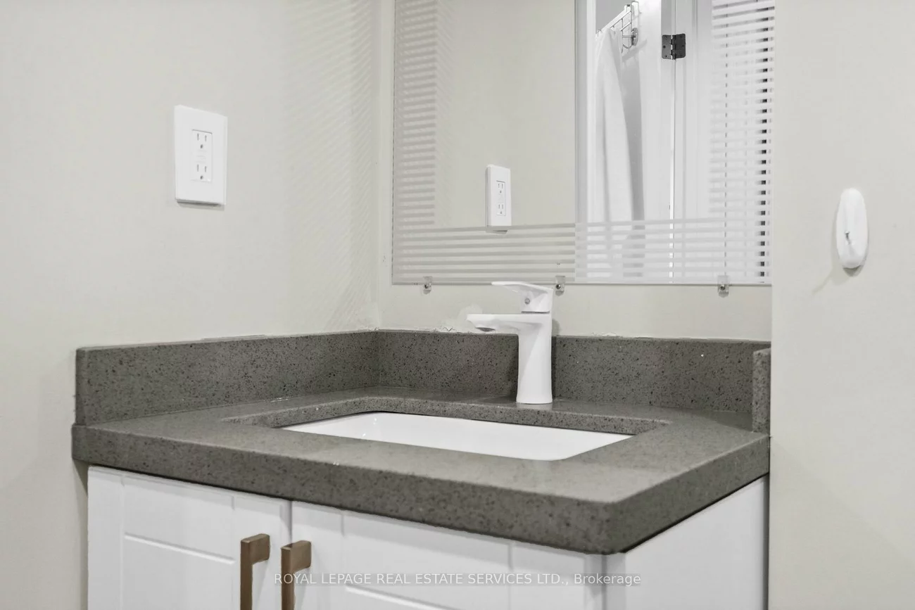 1176, Jamesway, 1005 - FA Falgarwood, Oakville