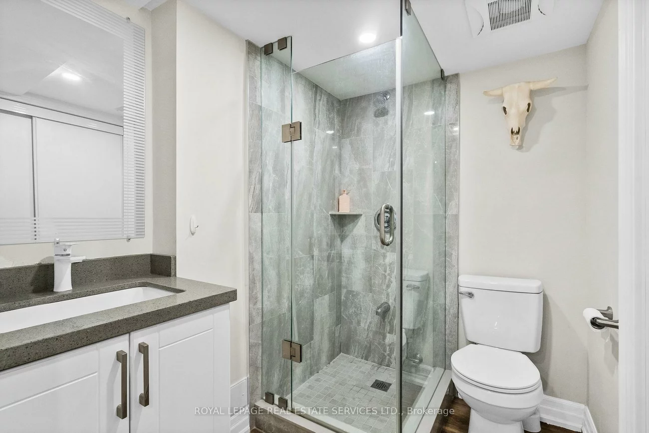 1176, Jamesway, 1005 - FA Falgarwood, Oakville