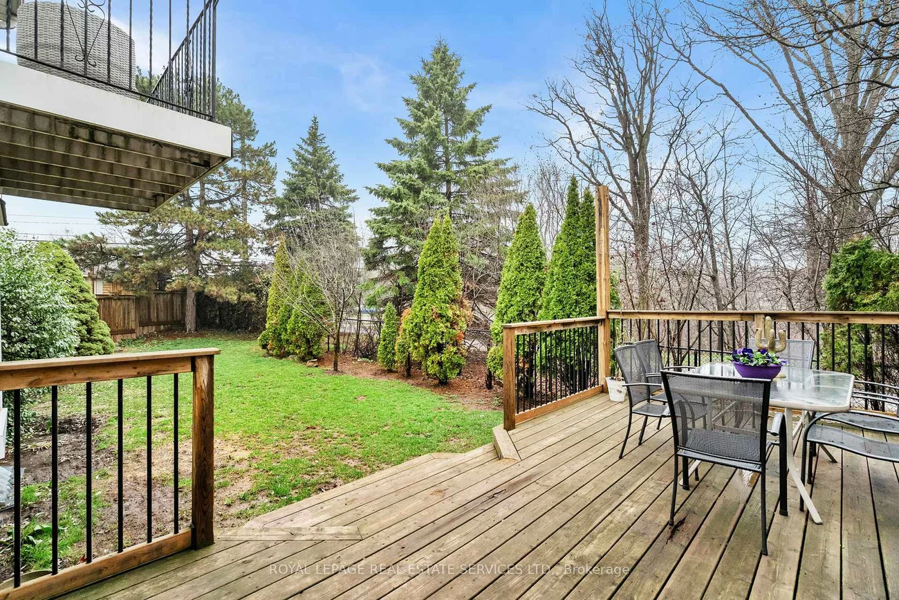 1176, Jamesway, 1005 - FA Falgarwood, Oakville