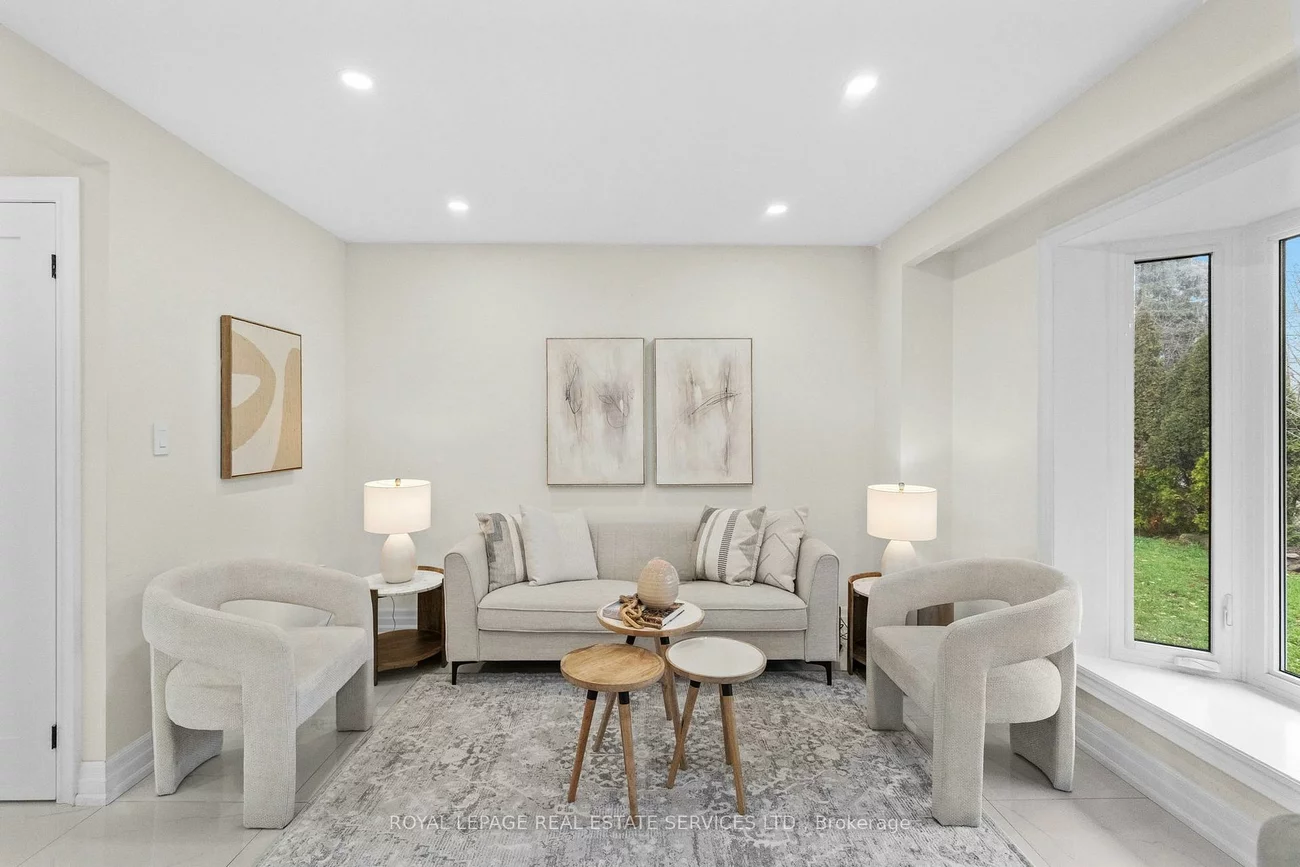 1176, Jamesway, 1005 - FA Falgarwood, Oakville