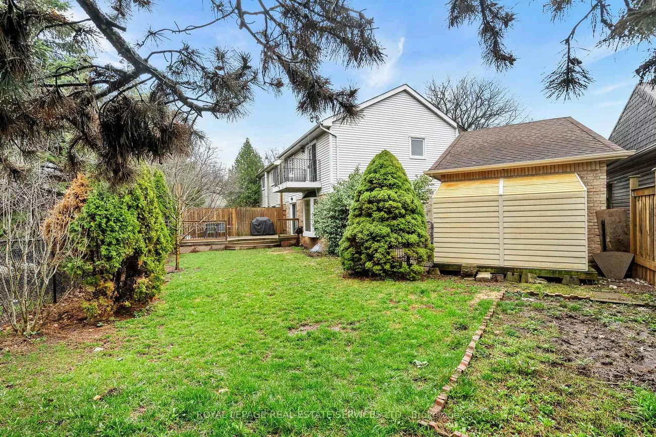 1176, Jamesway, 1005 - FA Falgarwood, Oakville