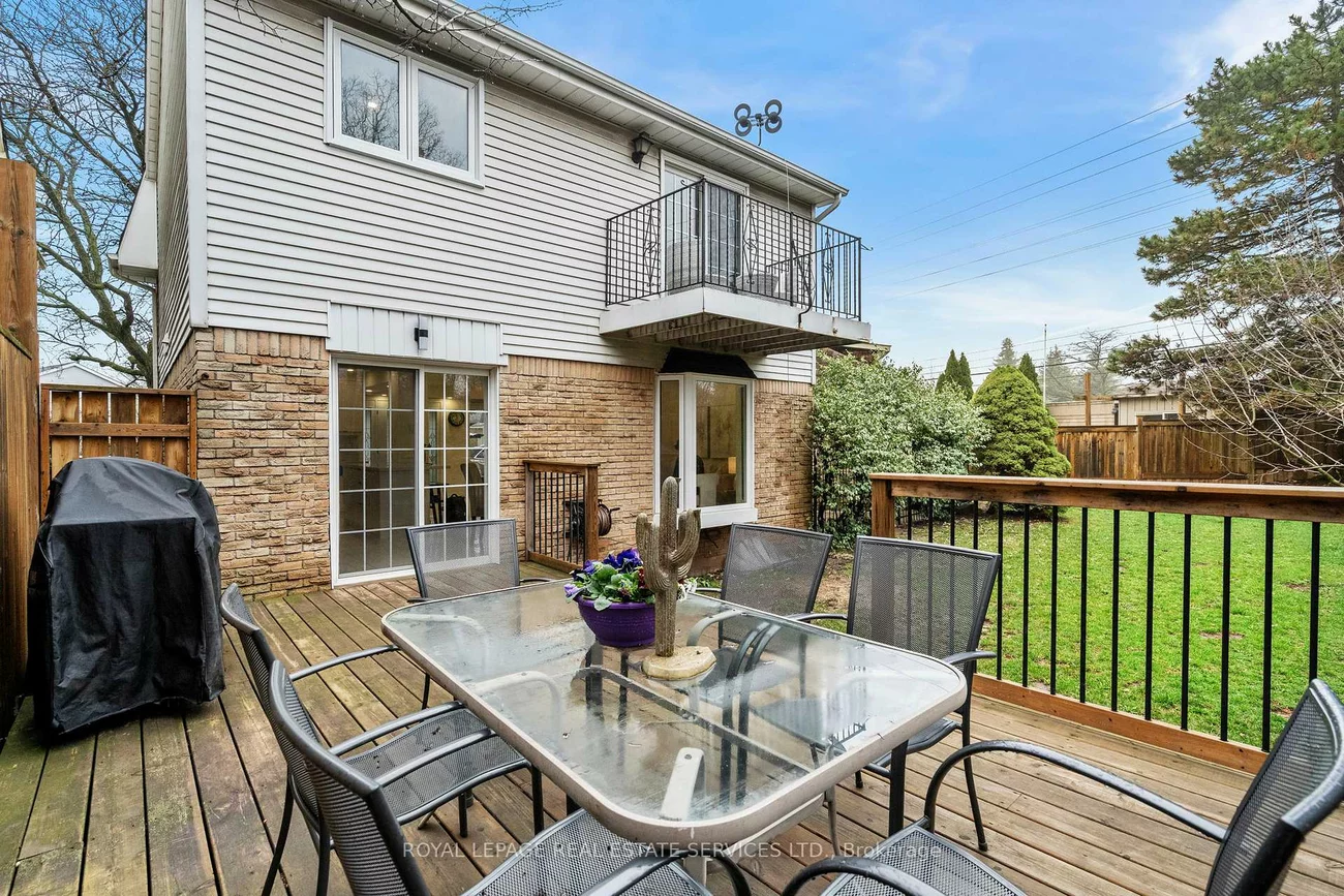 1176, Jamesway, 1005 - FA Falgarwood, Oakville