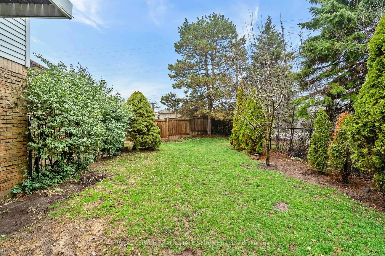 1176, Jamesway, 1005 - FA Falgarwood, Oakville