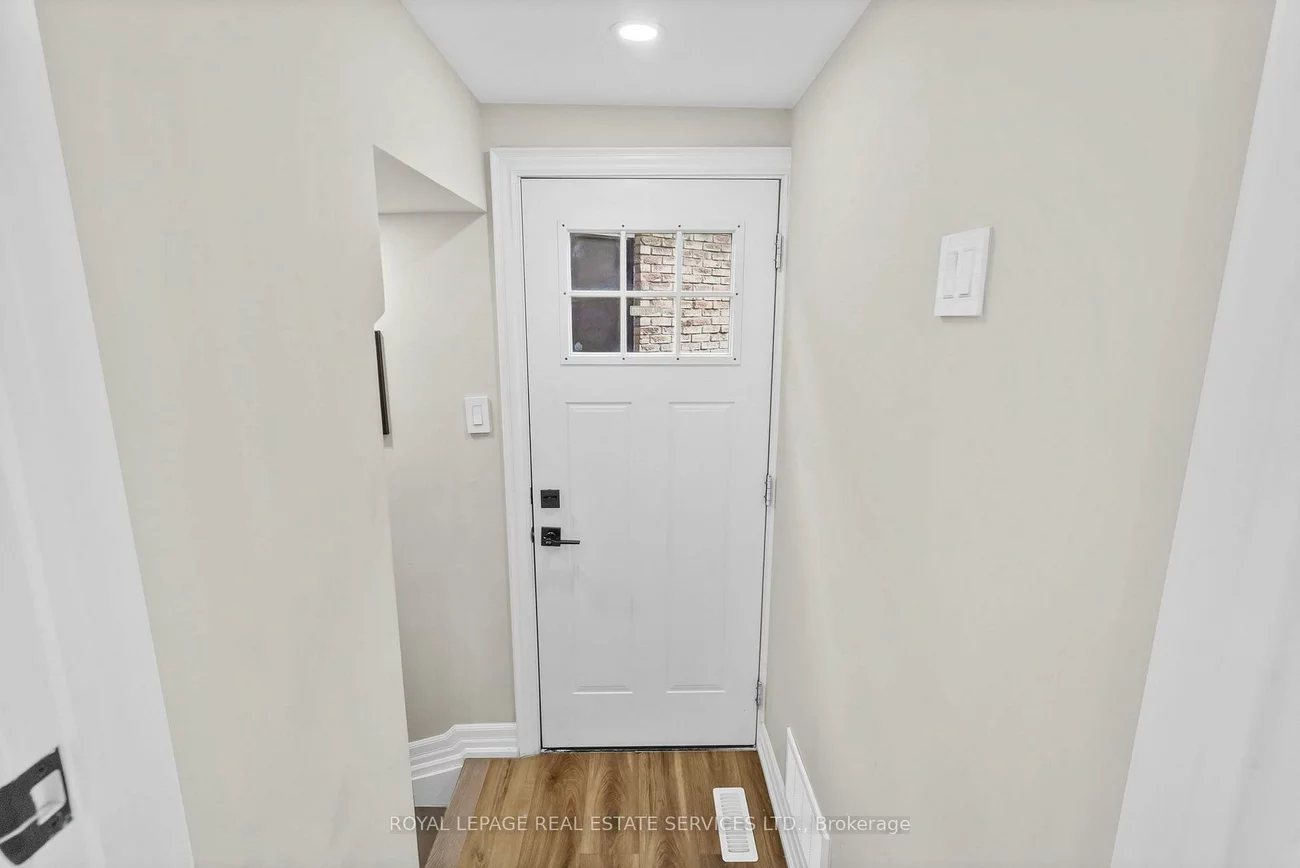 1176, Jamesway, 1005 - FA Falgarwood, Oakville