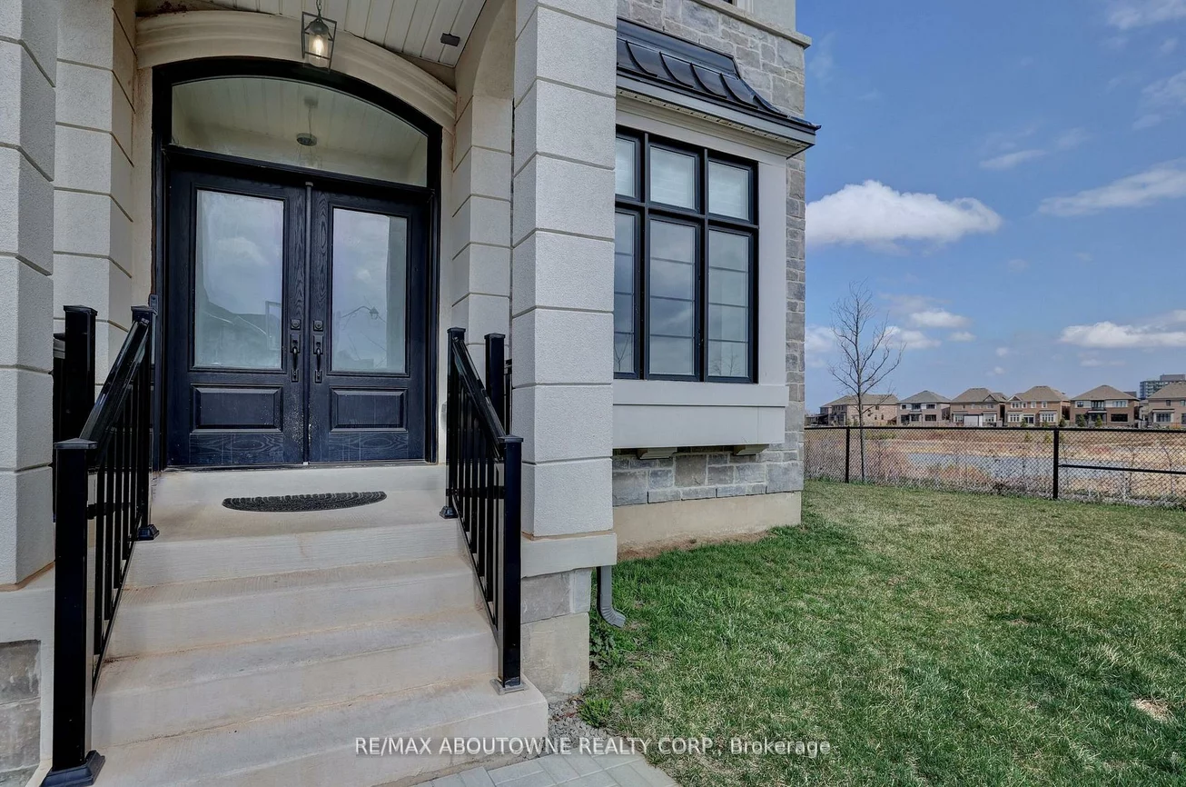 1416, Ford Strathy, 1010 - JM Joshua Meadows, Oakville