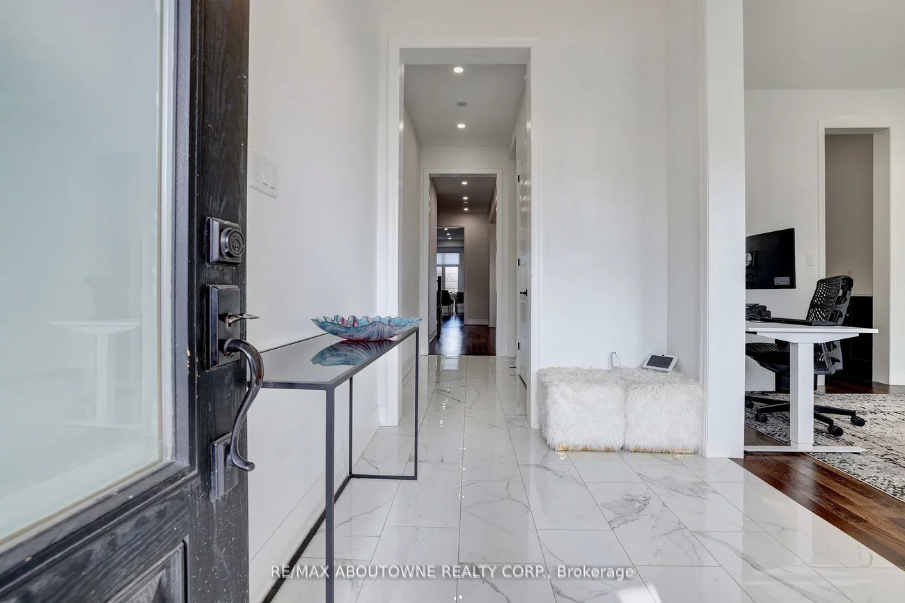 1416, Ford Strathy, 1010 - JM Joshua Meadows, Oakville