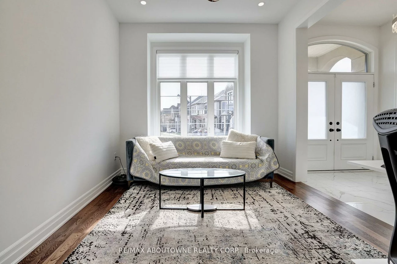 1416, Ford Strathy, 1010 - JM Joshua Meadows, Oakville