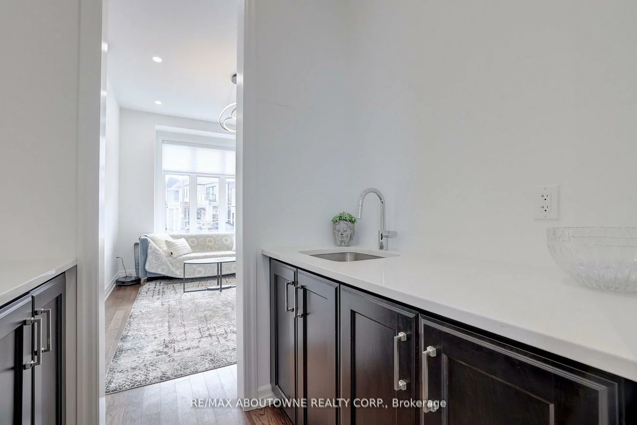 1416, Ford Strathy, 1010 - JM Joshua Meadows, Oakville