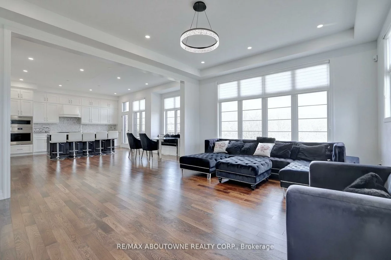 1416, Ford Strathy, 1010 - JM Joshua Meadows, Oakville