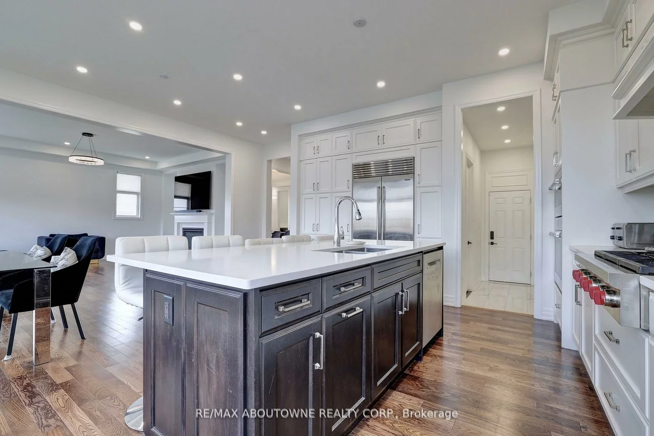 1416, Ford Strathy, 1010 - JM Joshua Meadows, Oakville