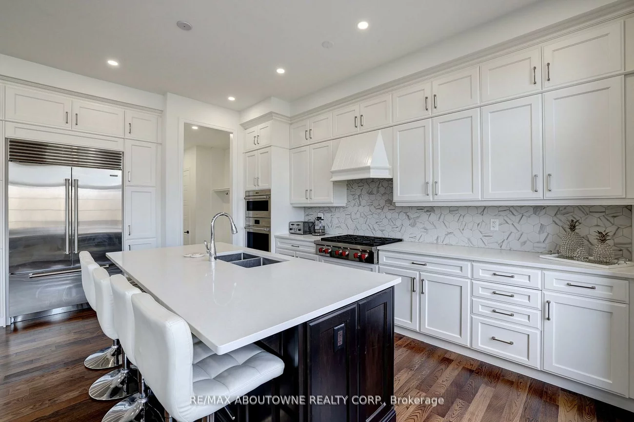 1416, Ford Strathy, 1010 - JM Joshua Meadows, Oakville