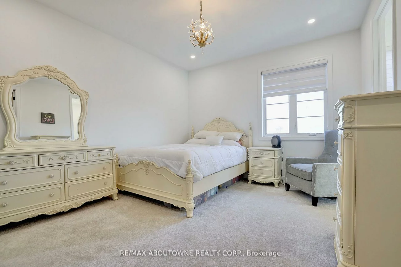 1416, Ford Strathy, 1010 - JM Joshua Meadows, Oakville