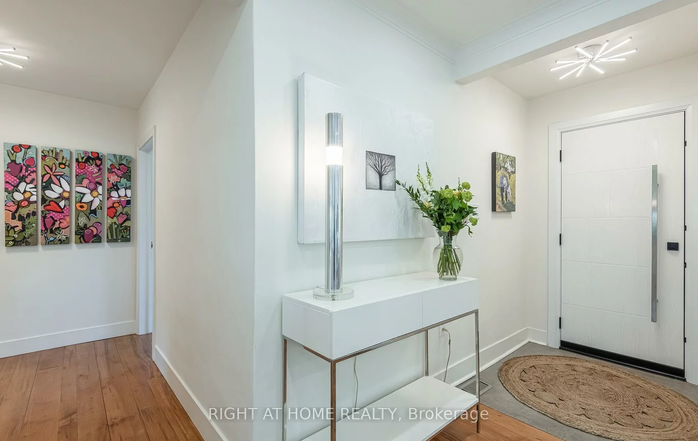 562, Weir, 1020 - WO West, Oakville