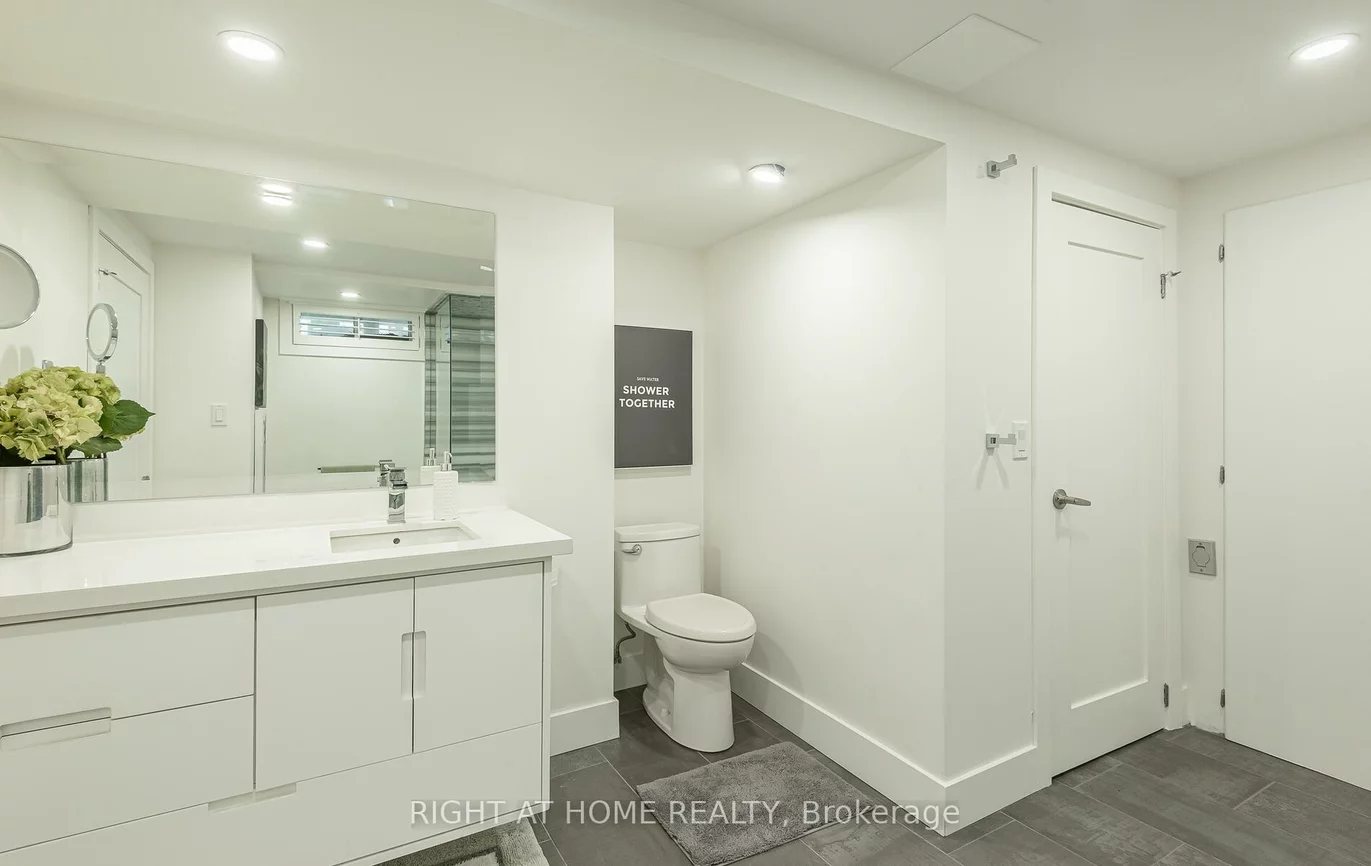 562, Weir, 1020 - WO West, Oakville