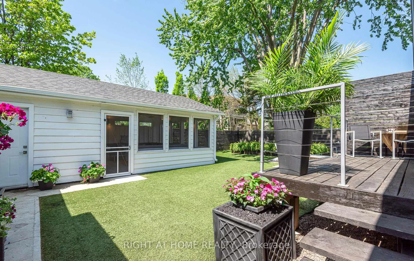 562, Weir, 1020 - WO West, Oakville