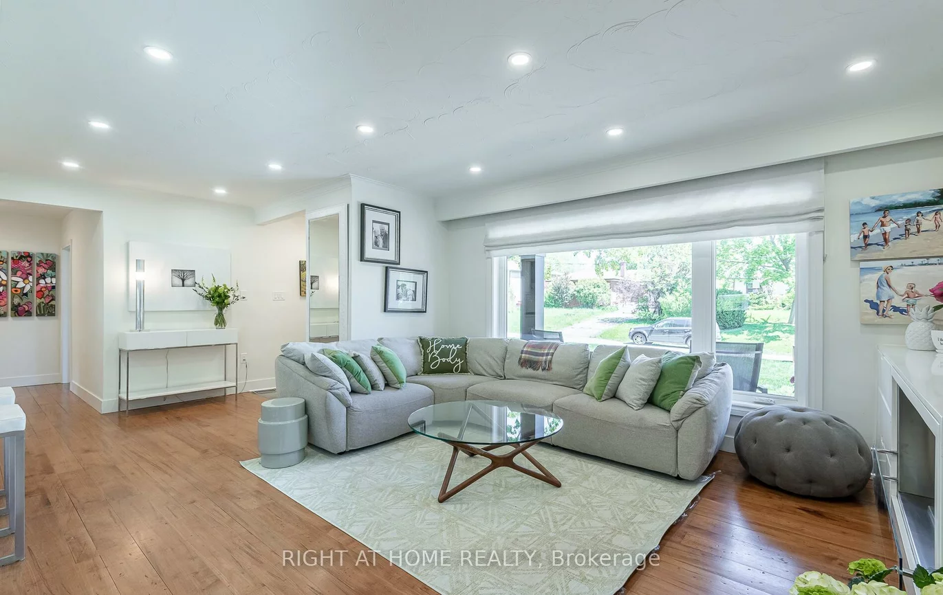 562, Weir, 1020 - WO West, Oakville